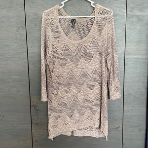 Maurice’s 3/4 knit shirt